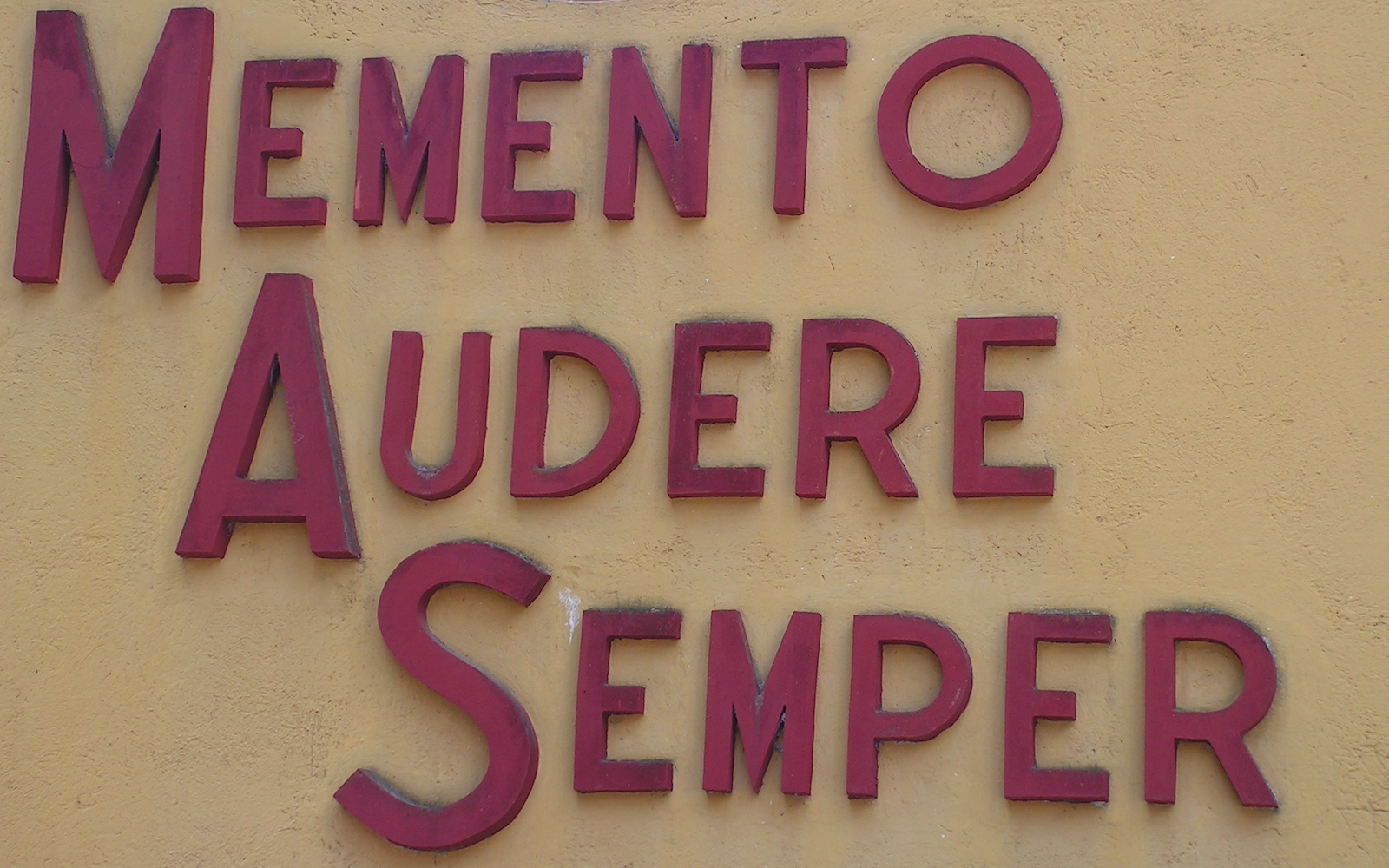 MementoAudereSemper